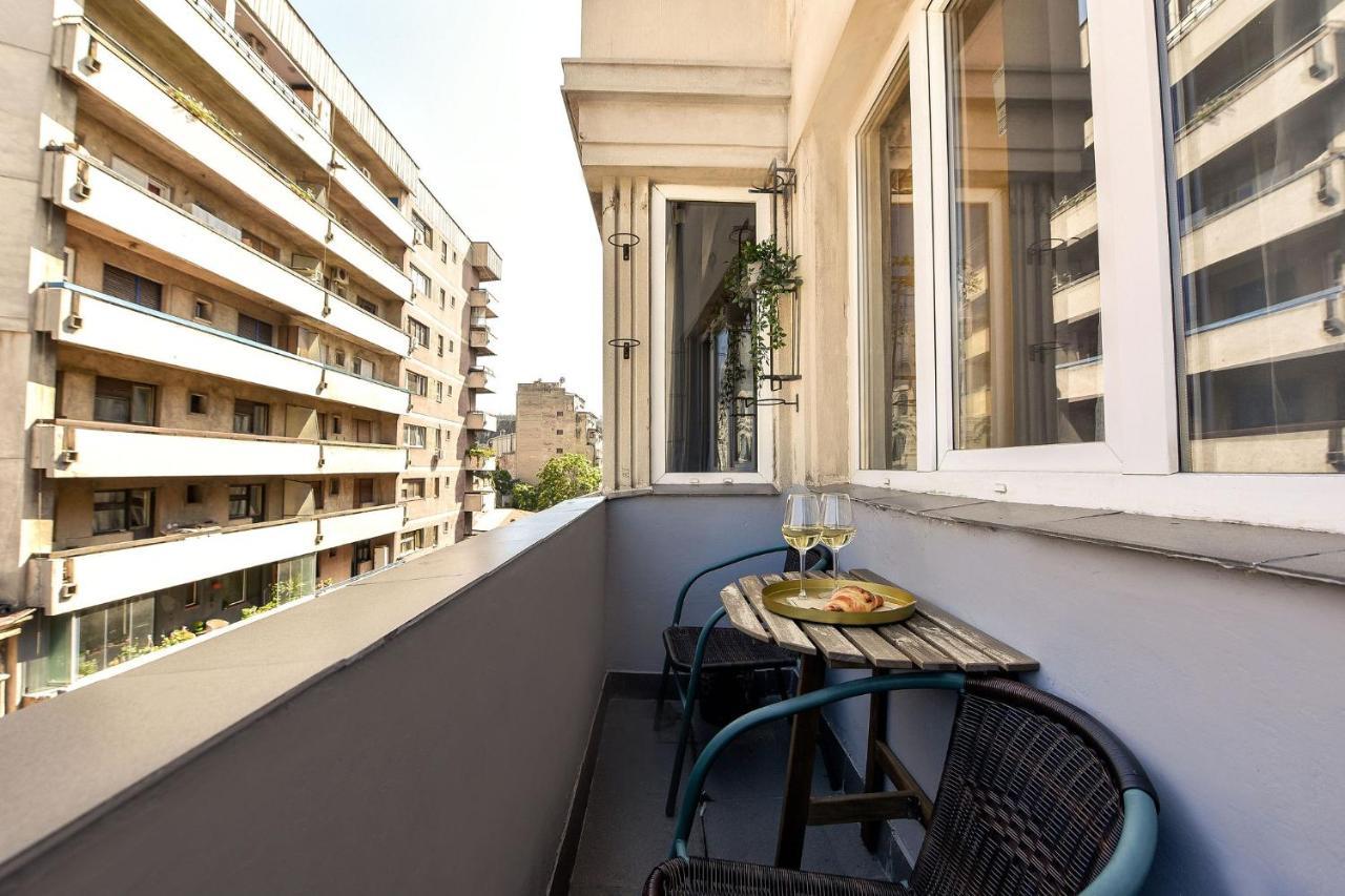 Stylish & Spacious Apartment Near The Old Town - A Touch Of History, A Dash Of Modernity Bucharest Exterior photo